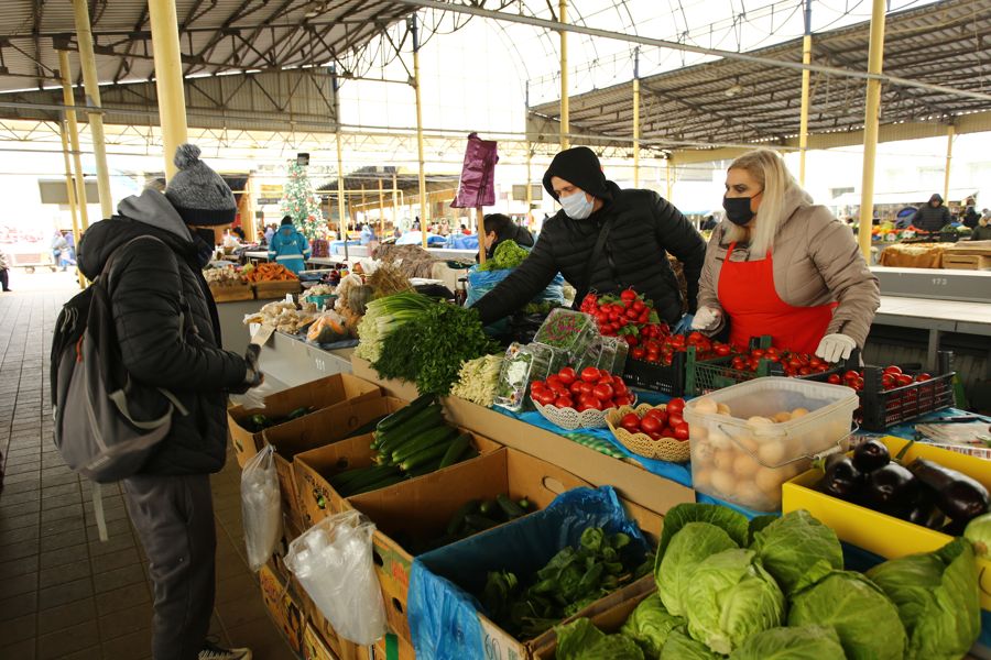  Корреспондент «АС» встал за прилавок Центрального рынка Армавира, продавая фермерскую продукцию