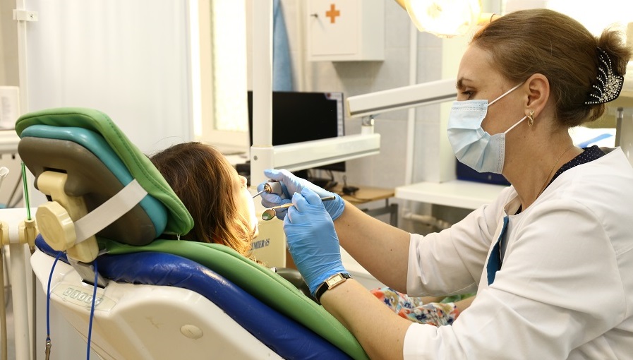 Детский стоматолог Надежда Радионова  — о правильном уходе за молочными зубами 