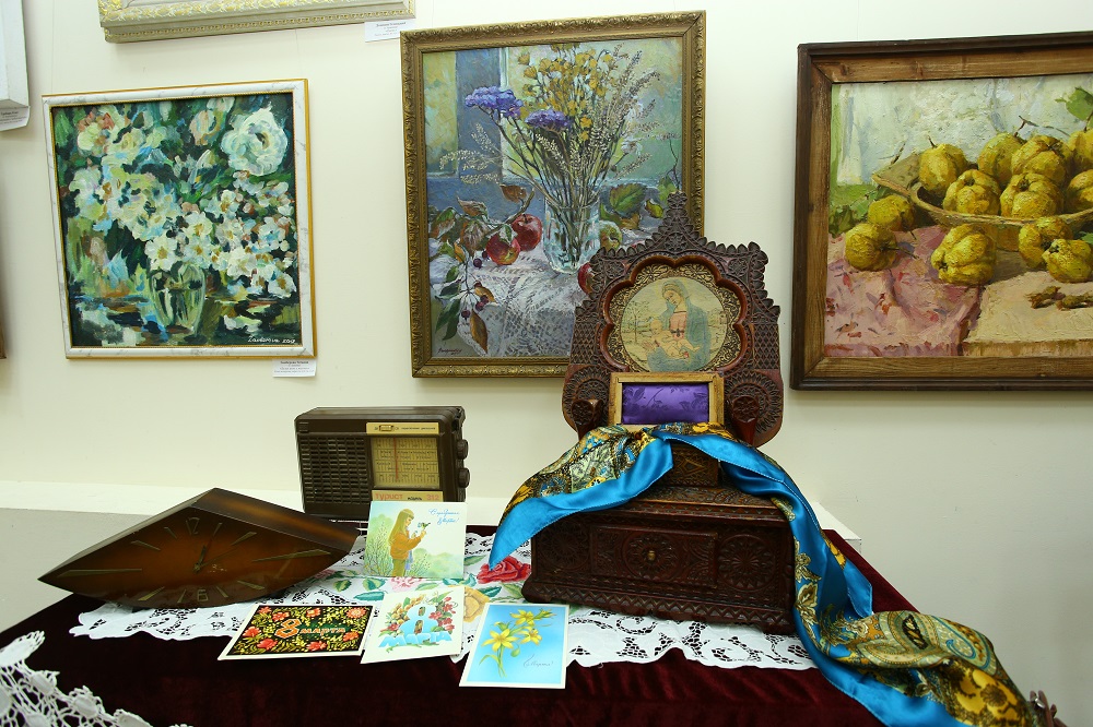 Сотрудники Выставочного зала Дома Саввы Дангулова и краеведческого музея подготовили экспозицию о женщинах