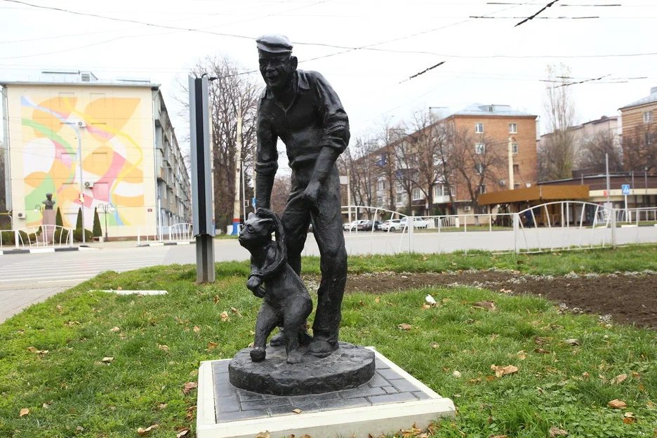Корреспонденты «АС» нашли самую несчастливую скульптуру в городе