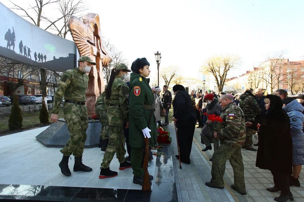 В Армавире отреставрировали памятник погибшим в локальных войнах