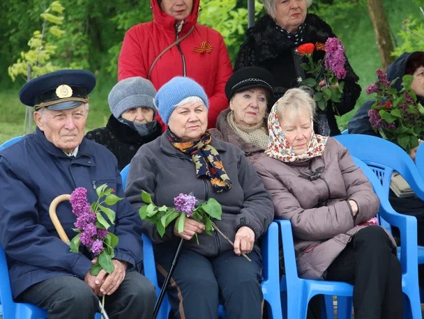 В хуторе Красная Поляна у мемориала «6680» в память о замученных в годы фашистской оккупации мирных жителях прошел митинг-реквием