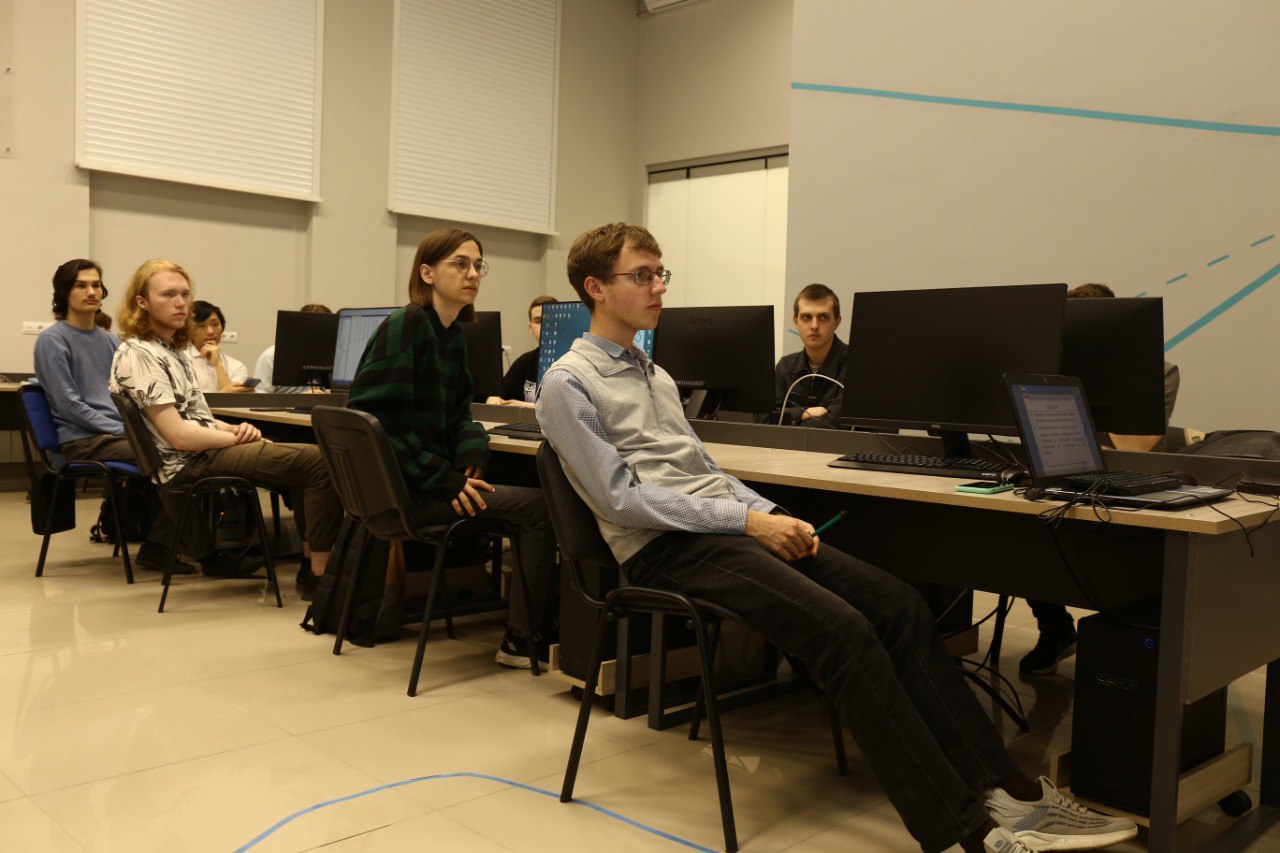 В АГПУ прошел мастер-класс «Компьютерное моделирование в жизни и образовании»