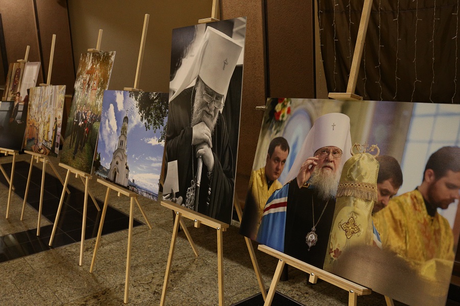 В Армавир привезли православную передвижную фотовыставку