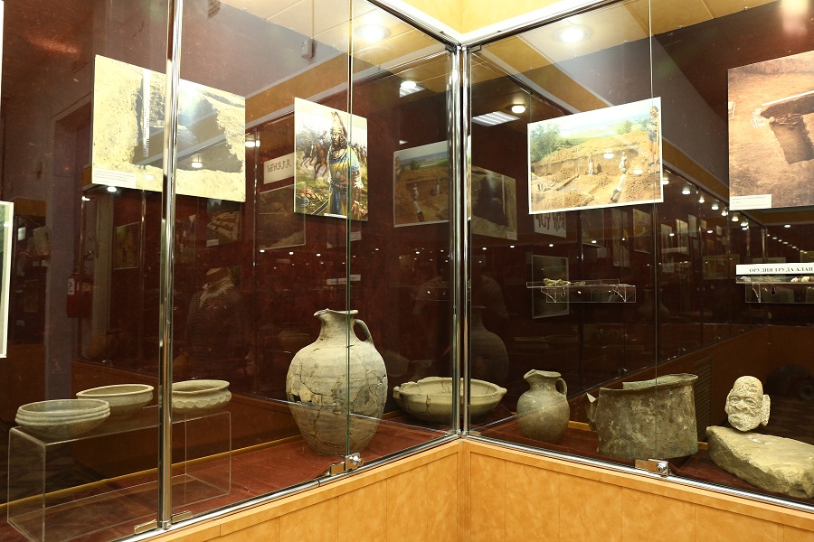 В Армавирском краеведческом музее работает выставка «Кубанская археология в лицах»