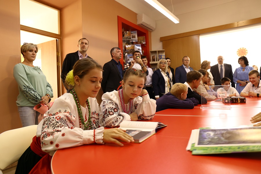 В Армавире открылась первая модельная библиотека нового поколения