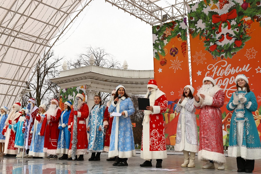 Парад Дедов Морозов прошёл в Армавире