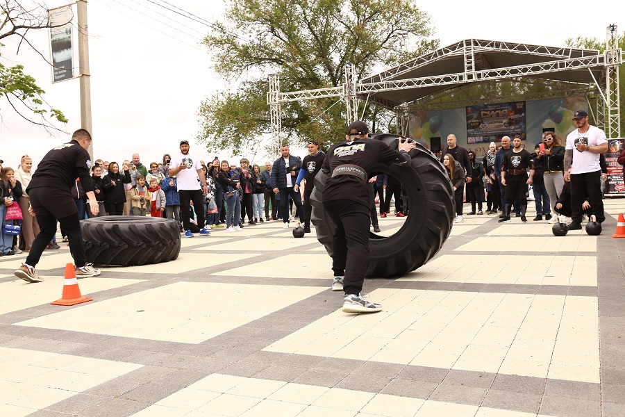 Сегодня в Армавире проходили соревнования по силовому экстриму «Сила казачьих дворов 2023»
