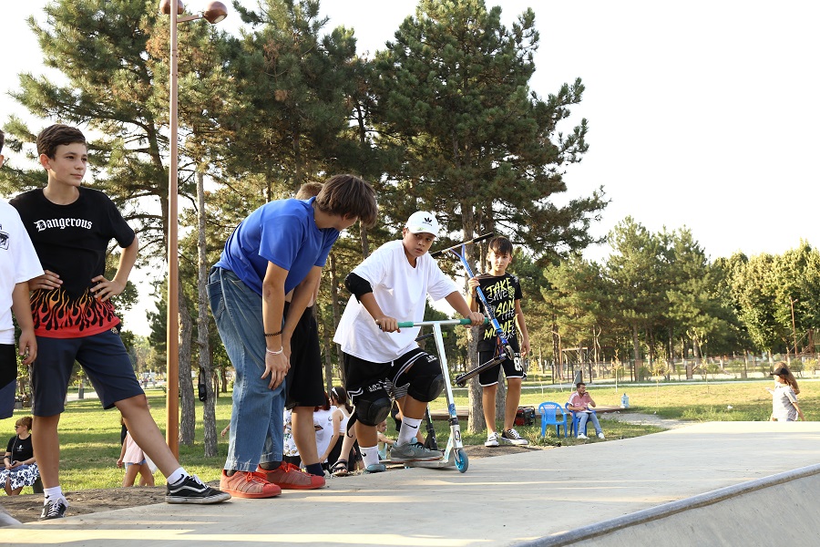 В парке «Сфинксы» прошли соревнования по уличным видам спорта «Энергия  улиц» по направлению «Экстремальный самокат»