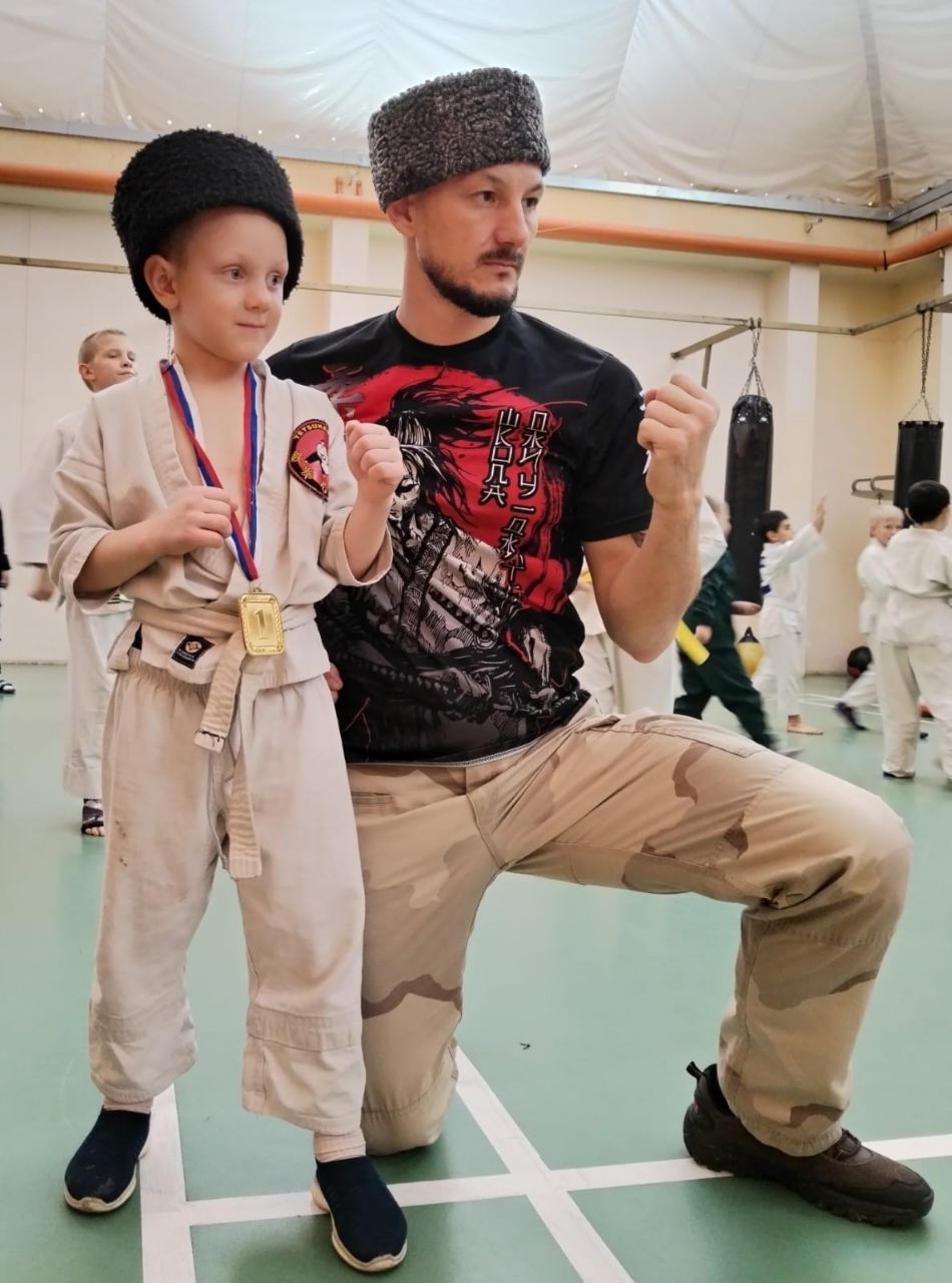 11-классник Ярослав Егоров из школы №7 за четыре секунды одержал победу в соревнованиях по рукопашному бою