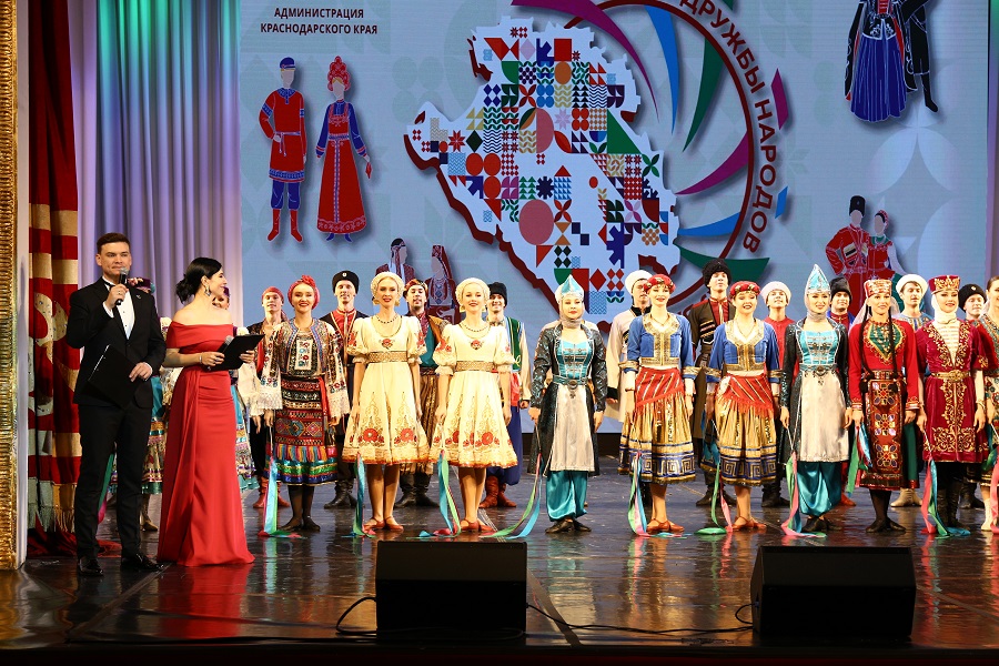 Новую постановку обрядового танца представил на краевом фестивале ансамбль «Комитас»