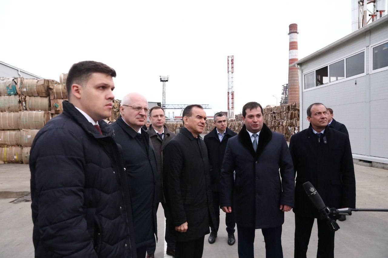 Сегодня губернатор края Вениамин Кондратьев в Армавире посетил несколько промышленных предприятий