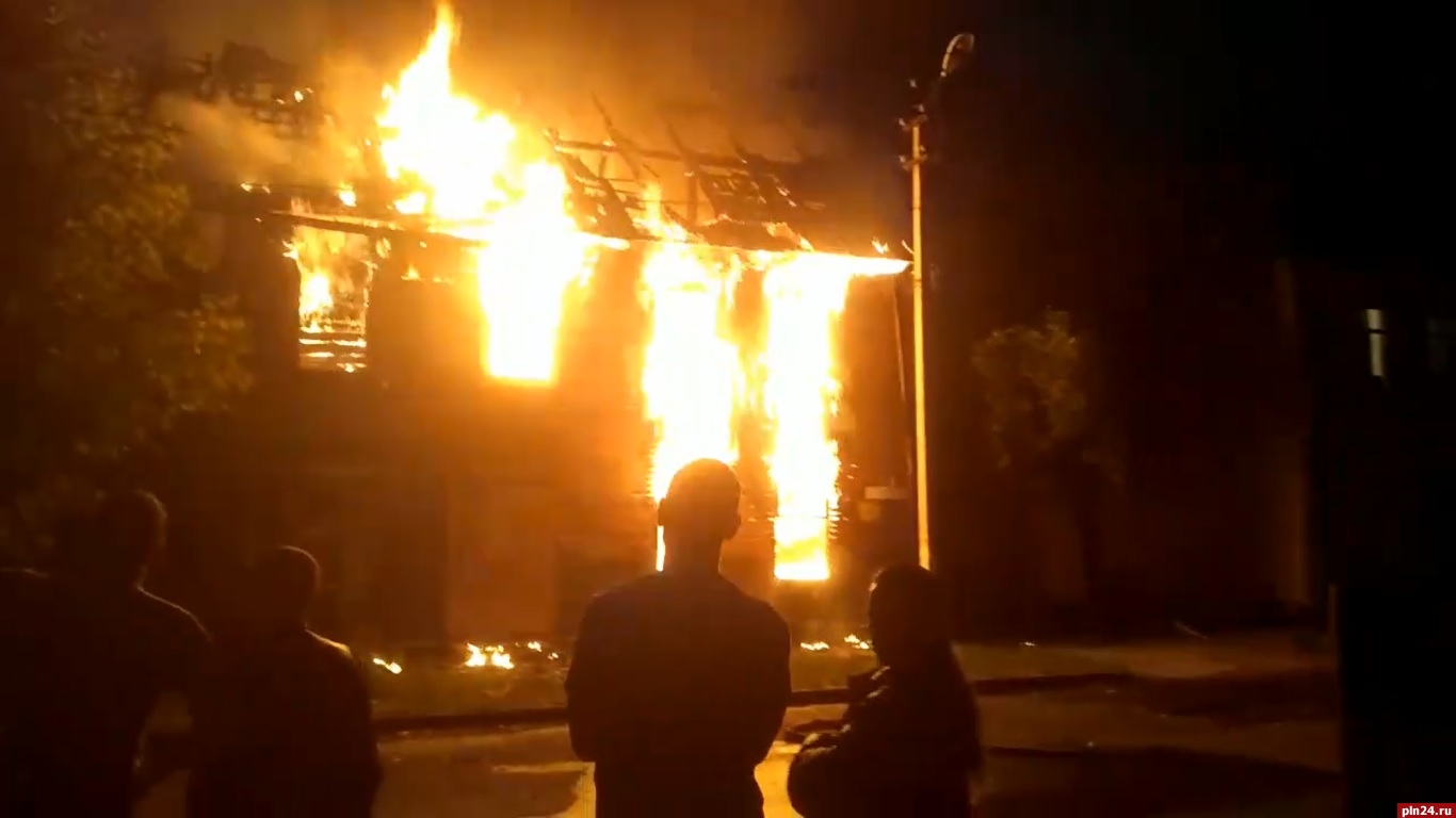 В Армавире чуть не сгорели люди в частном доме на улице Ленина