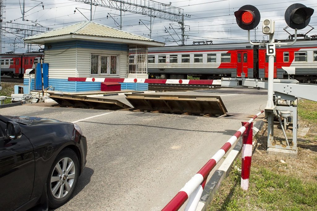 В этом году произошло 13 дорожно-транспортных происшествий на железнодорожных переездах.