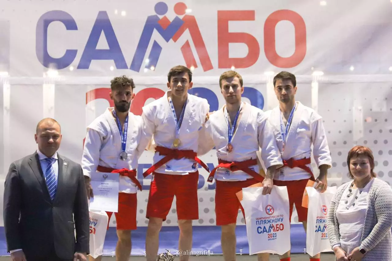 Армавирские спортсмены взяли бронзу чемпионата России по пляжному самбо