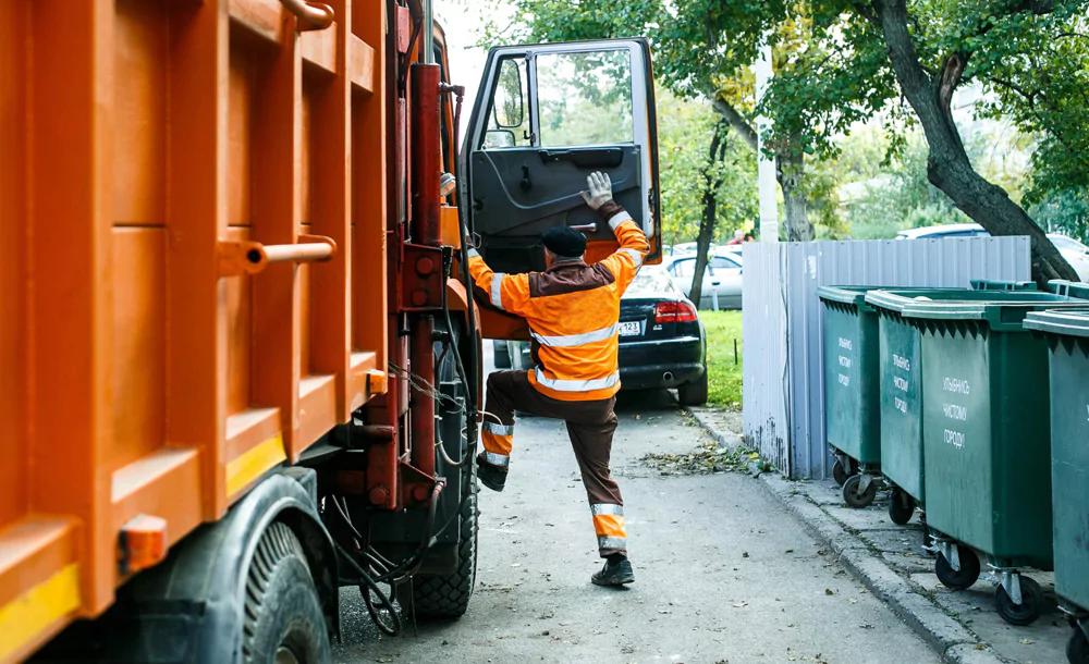 Жители Кубани смогут контролировать вывоз мусора