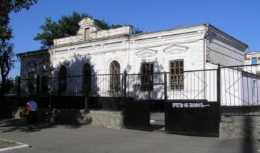 В Армавире начали ремонтировать школы