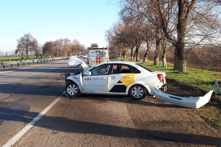 82-летний водитель «Яндекс. Такси» разбился под Армавиром