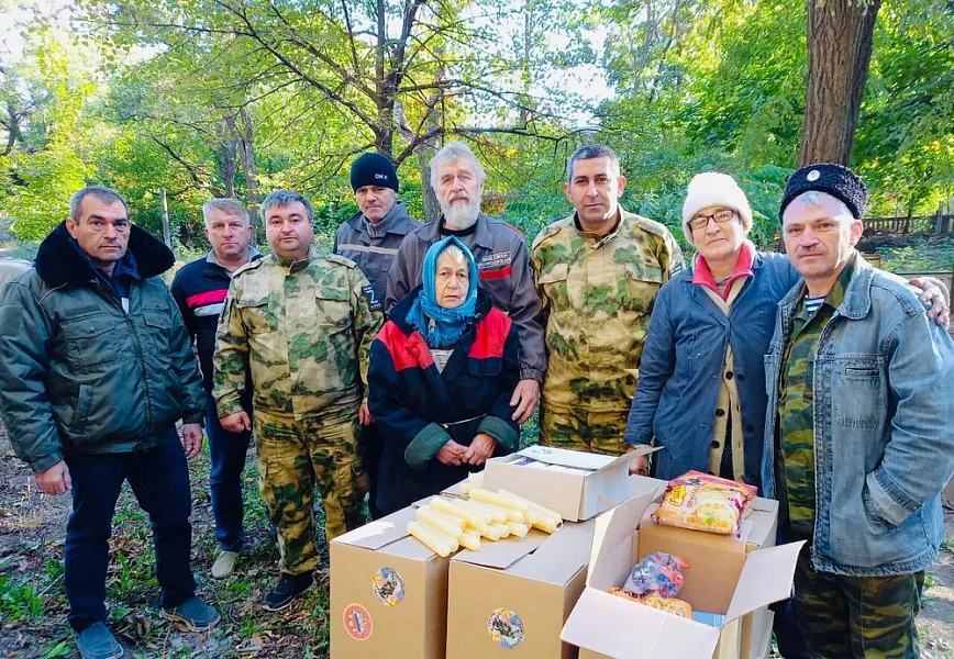 Казаки направили 8 тонн гуманитарной помощи на Донбасс