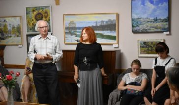 Город на холсте художника: открылась выставка картин в честь 180-летия Армавира