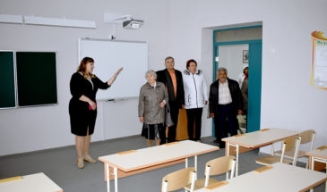 Общественники Старой Станицы посетили с экскурсией новую школу