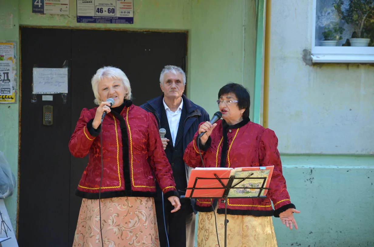 Вокальный ансамбль «Настроение» подарил праздник жителям Армавира