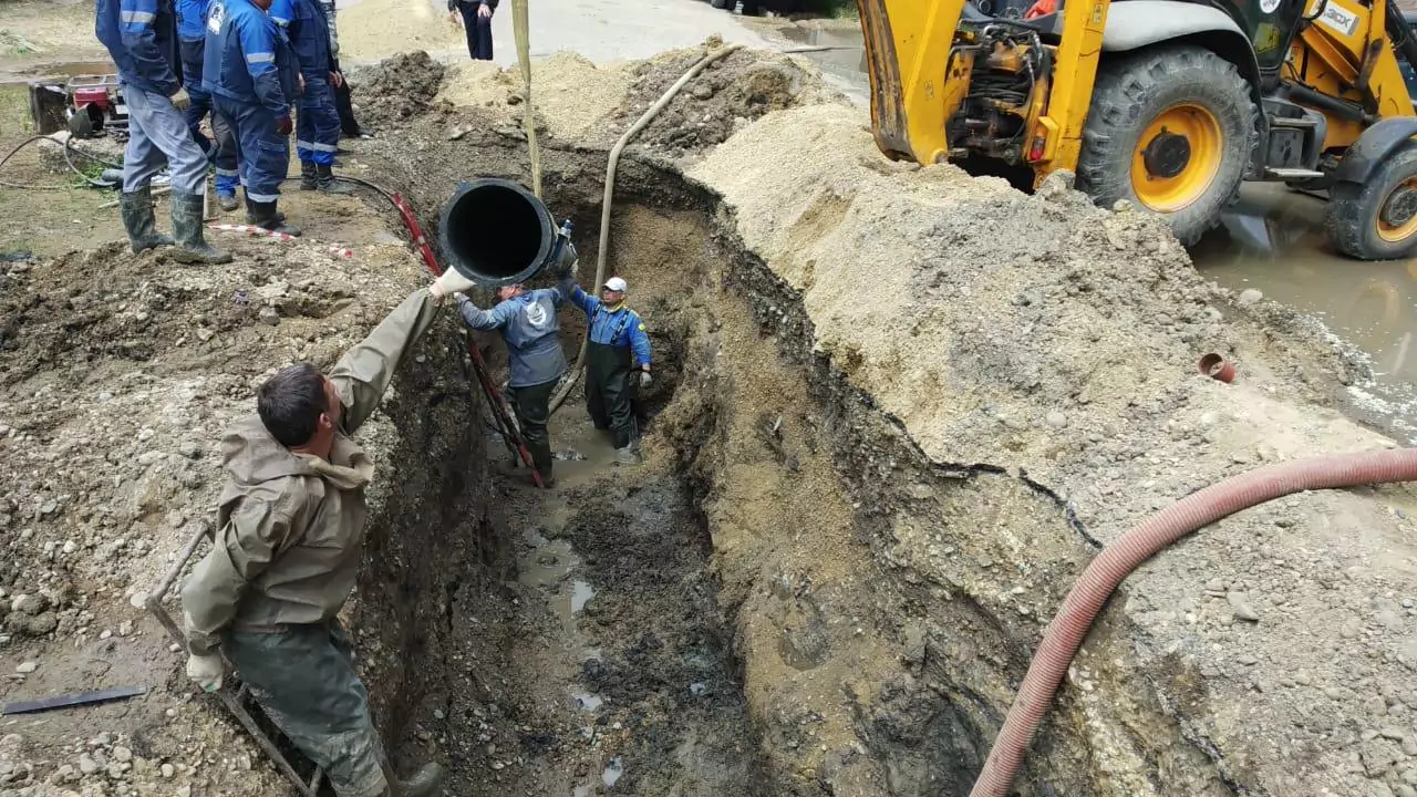 В Армавире на улицах Фрунзе, Мира, 20-й и 21-й Линиях приступили к замене водопровода