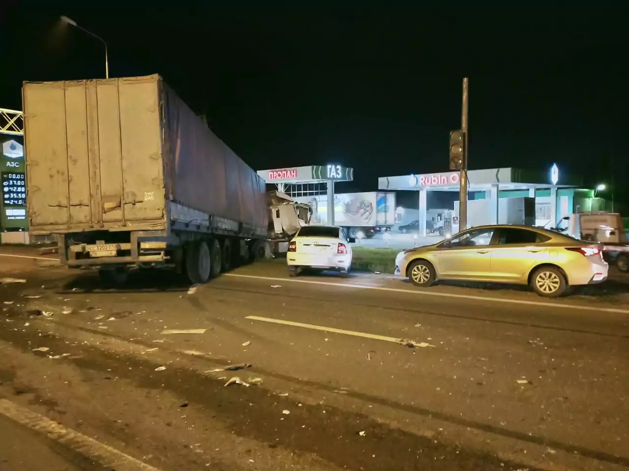 Поздно вечером в Армавире произошло ДТП с участием машины аварийной службы