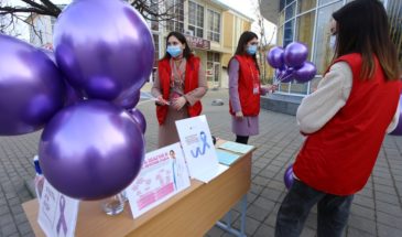 Армавирцам на улицах города рассказали об онкологических заболеваниях и мерах их профилактики