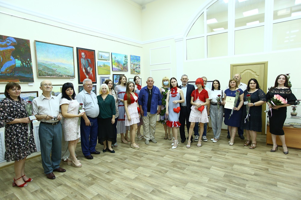 В выставочном зале Дома Дангулова состоялось открытие выставки