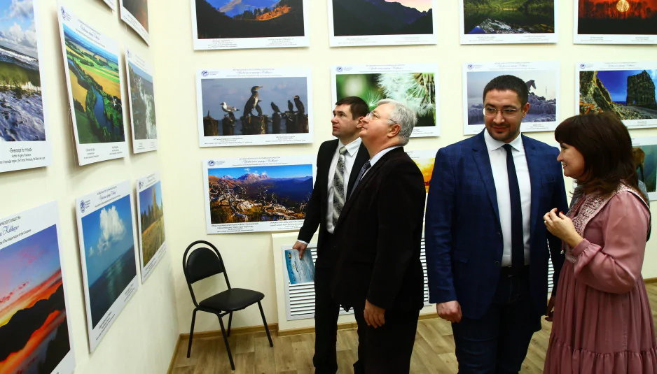 В Армавире открылась выставка фотографий членов РГО