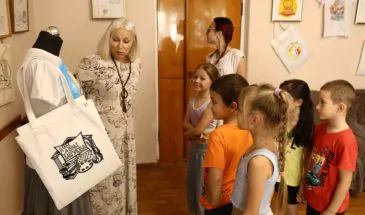 Юные художники создали логотипы и эмблемы к выставке «Визуальная символика Дома Дангулова»