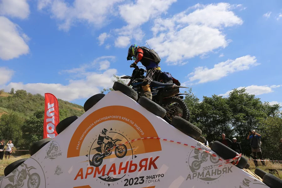 150 спортсменов юга России приехали в Армавир для участия в третьем этапе Чемпионата Краснодарского края по эндуро и кросс-кантри