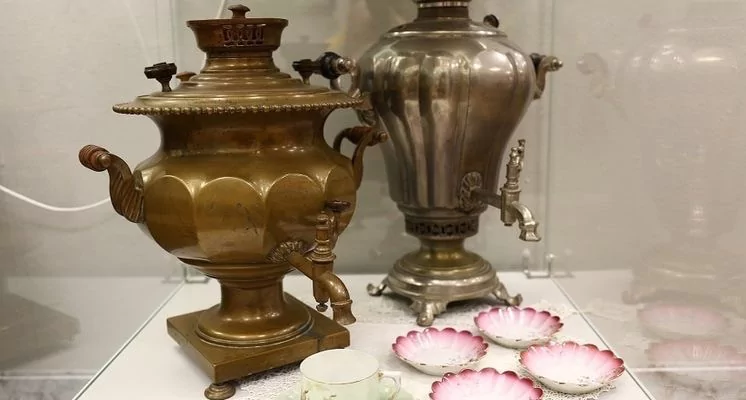 Горожанам впервые покажут старинный самовар в виде рюмки на выставке Армавирского краеведческого музея