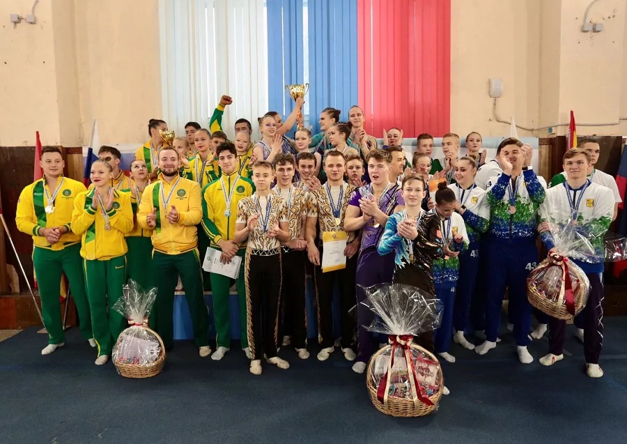 Акробаты Артур Шехель и Андрей Сливков взяли серебро на командном  чемпионате России