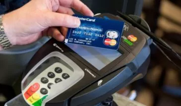 В Армавире проезд в маршрутке теперь можно оплатить банковской карточкой