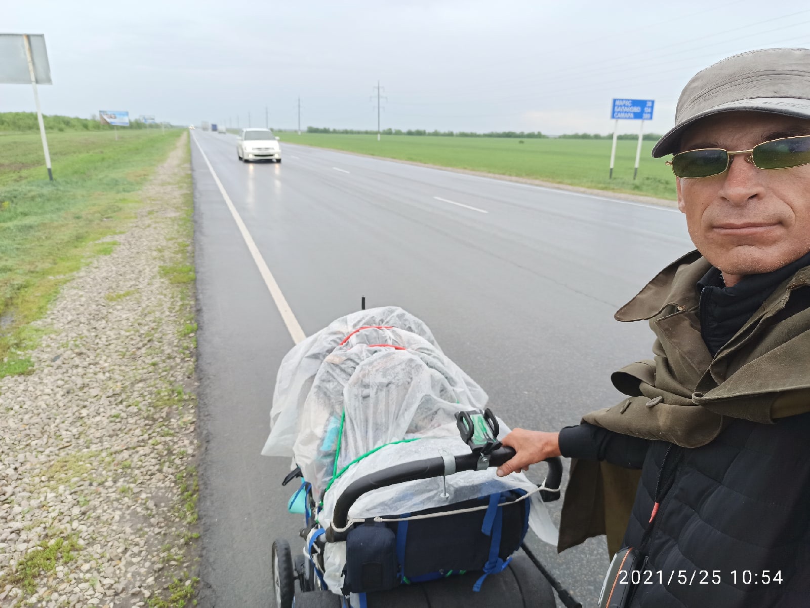Сергей Алексеев прошел пешком первую тысячу километров в путешествии от Армавира до Иркутска