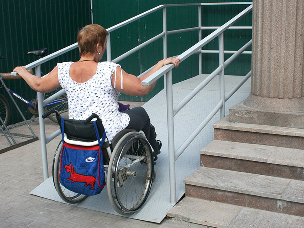 В Армавире проверяют доступность соцобъектов для инвалидов