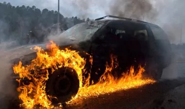 В Армавире в огне уничтожены несколько машин