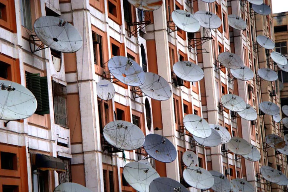 Спутниковые тарелки и кондиционеры на фасадах домов в Армавире попали под санкции