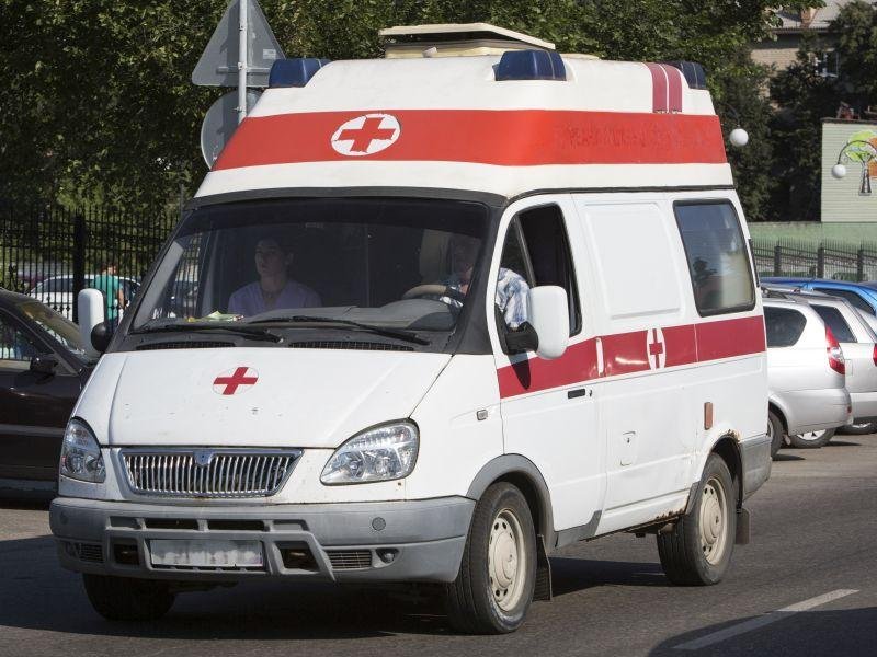 В России заработал Единый телефонный номер 122, по которому граждане при заболевании COVID-19 могут вызвать «скорую помощь» или врача на дом.