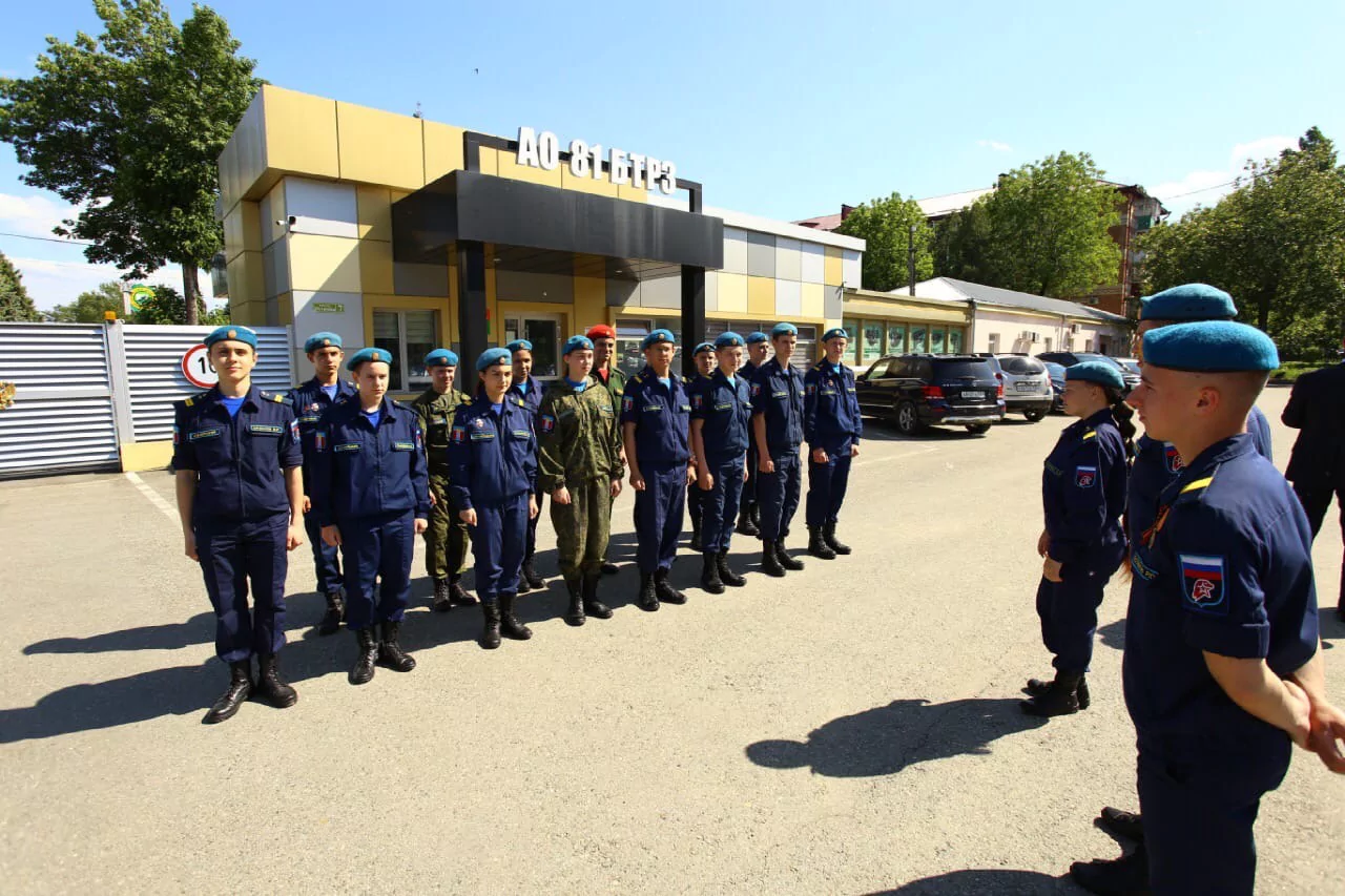 Для молодых патриотов состоялась экскурсия на территории АО «81 бронетанковый ремонтный завод»