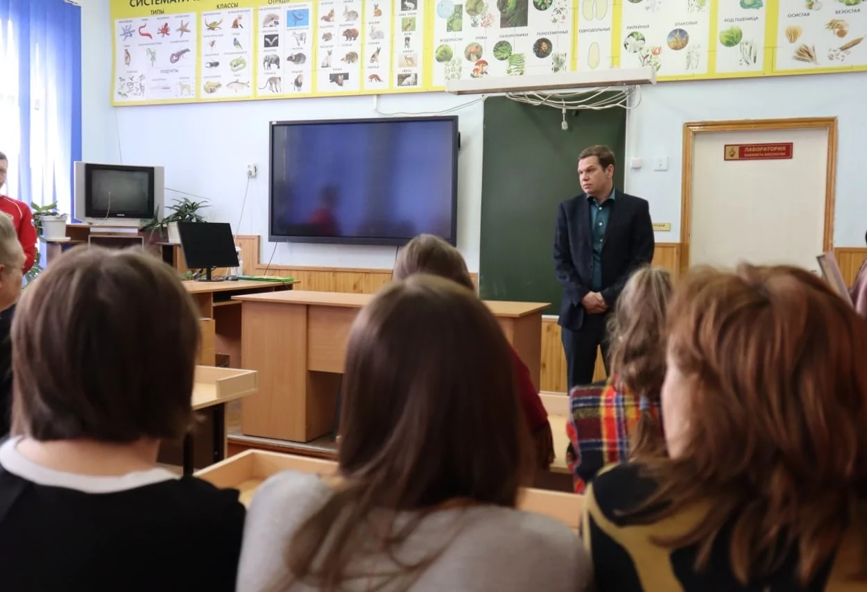 Депутат Госдумы Андрей Дорошенко напомнил об ужесточении наказания за приобщение к курению