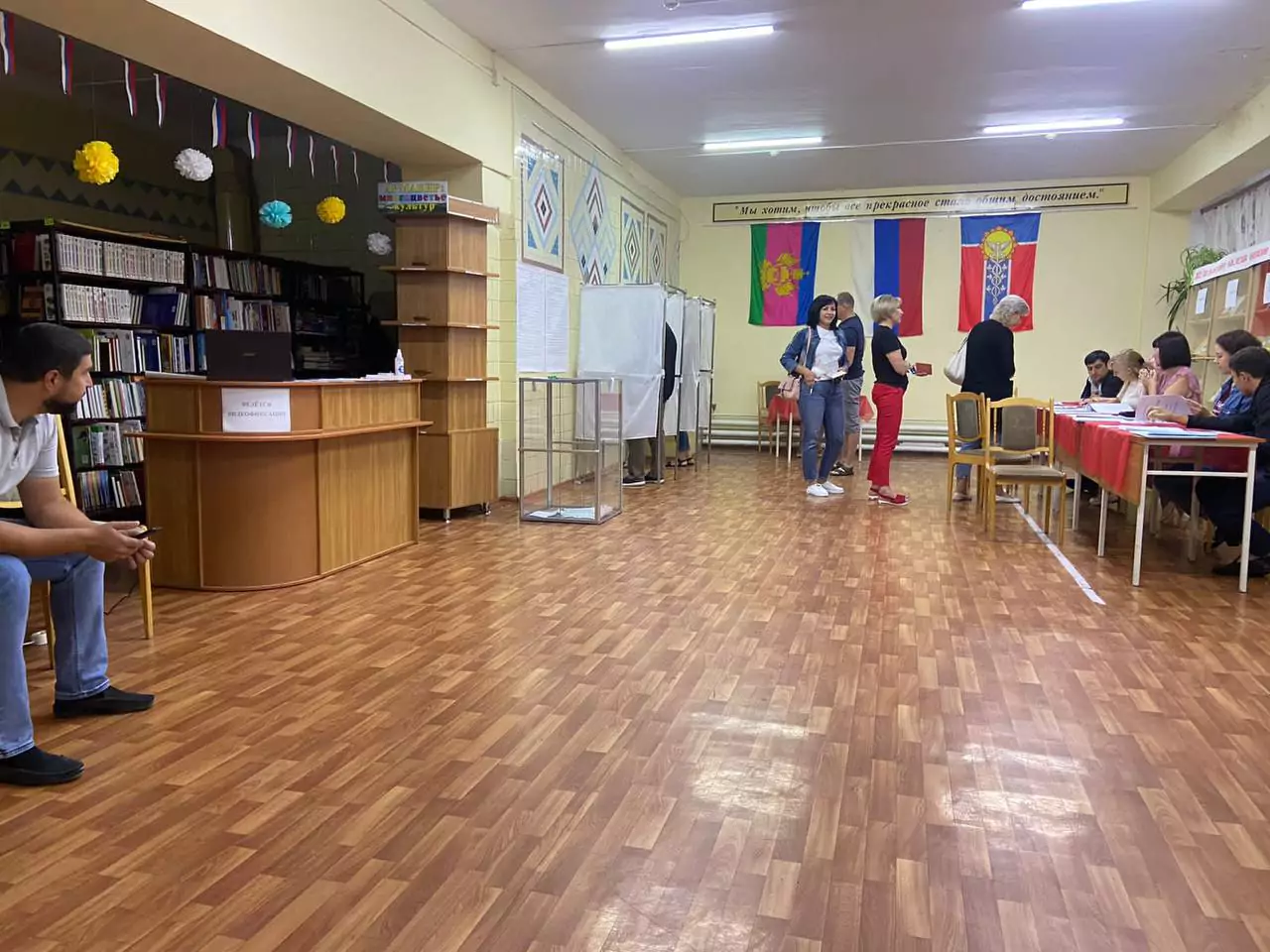 В Армавире начали работать избирательные участки