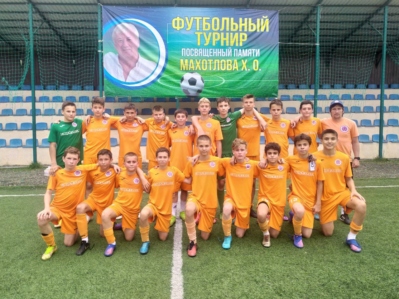 Команда Академии ФК «Армавир» выигрывает последнюю игру