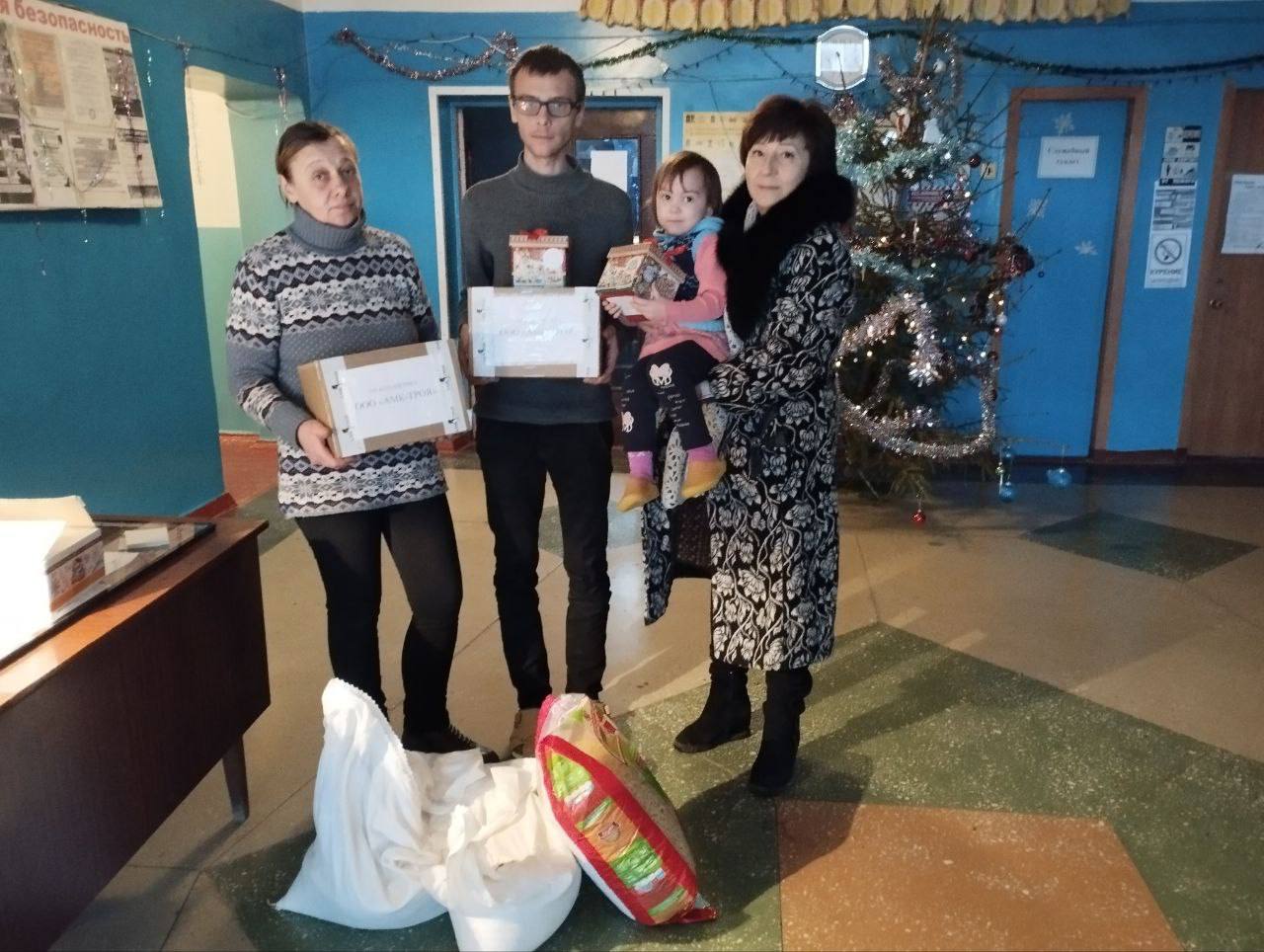 Жители Луганской Народной Республики продолжают получать гуманитарную помощь от армавирцев
