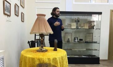 В Выставочном зале Дома Дангулова открылась выставка «История образования в Армавире»