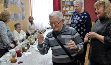 В городском Совете ветеранов провели дегустацию соков и компотов 