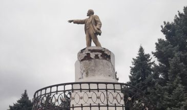 В Армавире начали ремонтировать памятник Ленину на Центральной площади