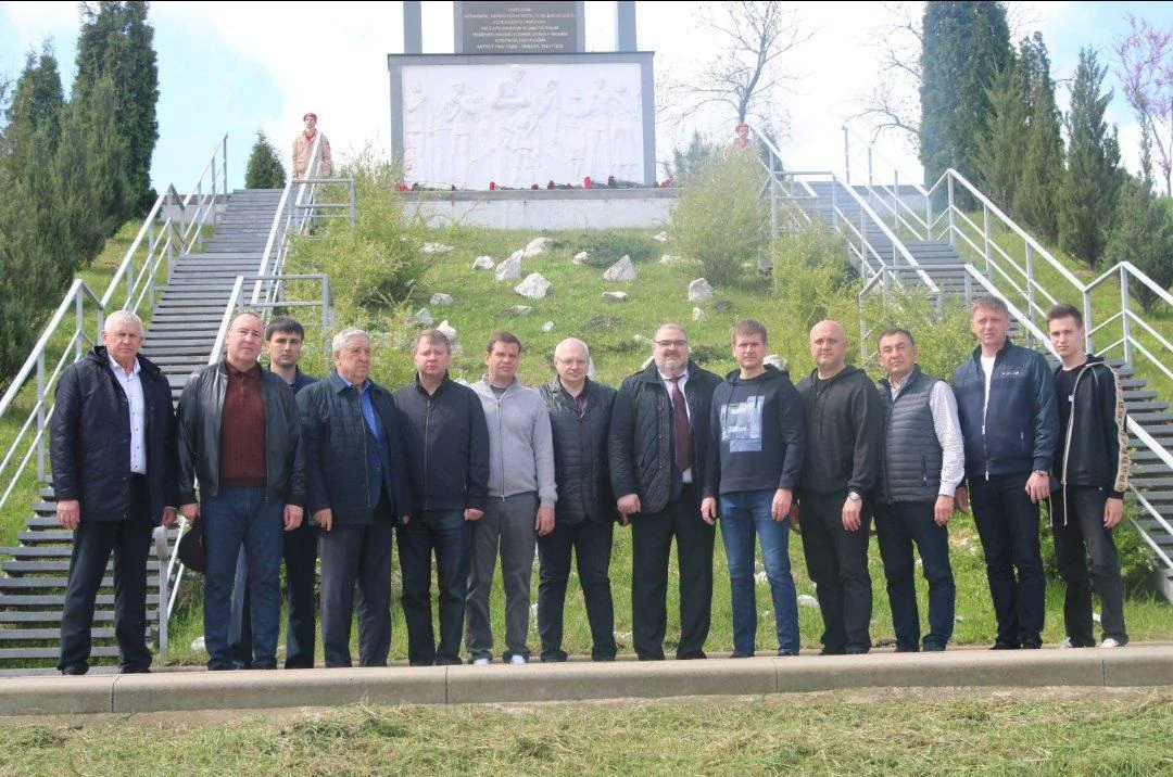 В Армавире делегация депутатов Госдумы отдала дань памяти погибшим в годы Великой Отечественной войны